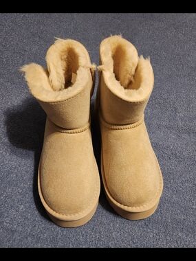 Women's Plush-Lined Suede Mules - Tan